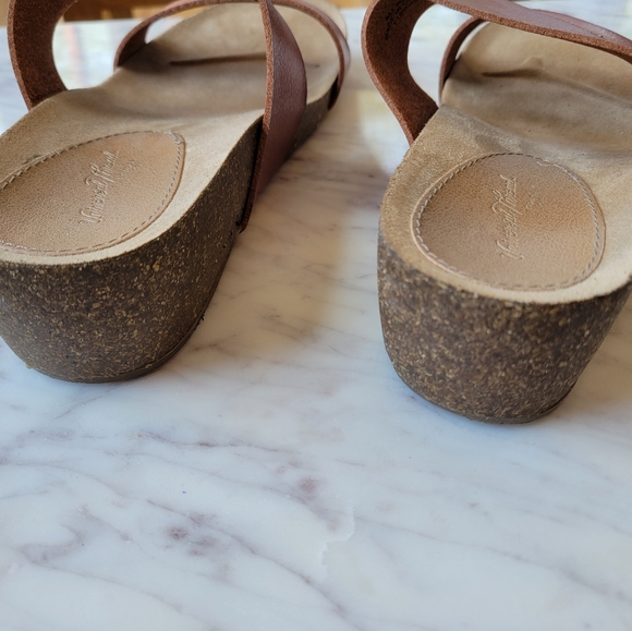 Basic Brown Leather Sandals - Picture 3 of 4